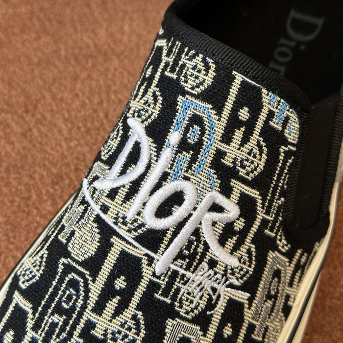 D10R SNEAKER