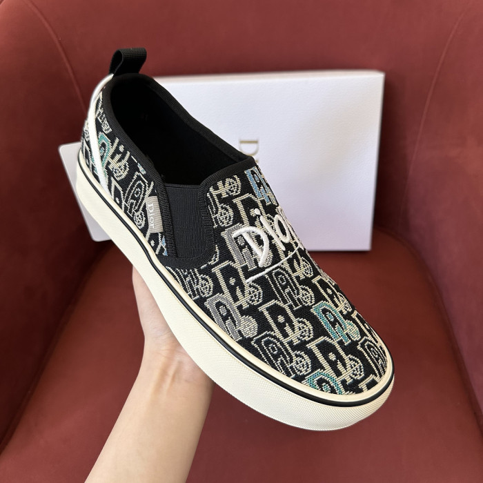D10R SNEAKER