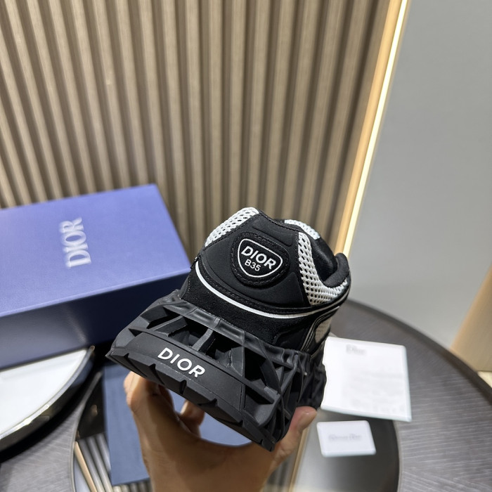 D10R SNEAKER