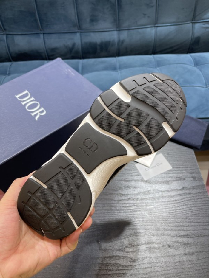 D10R SNEAKER