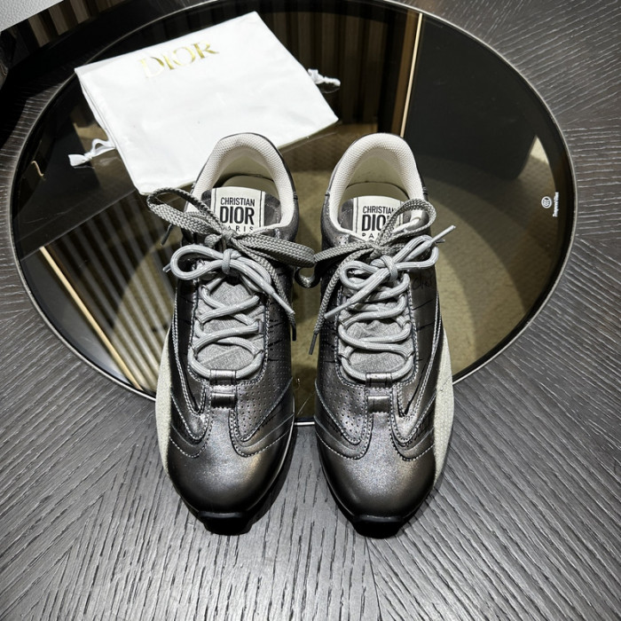 D10R SNEAKER