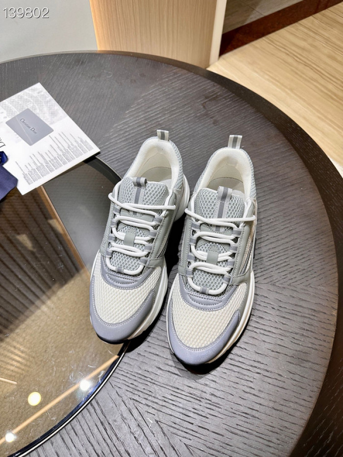D10R SNEAKER