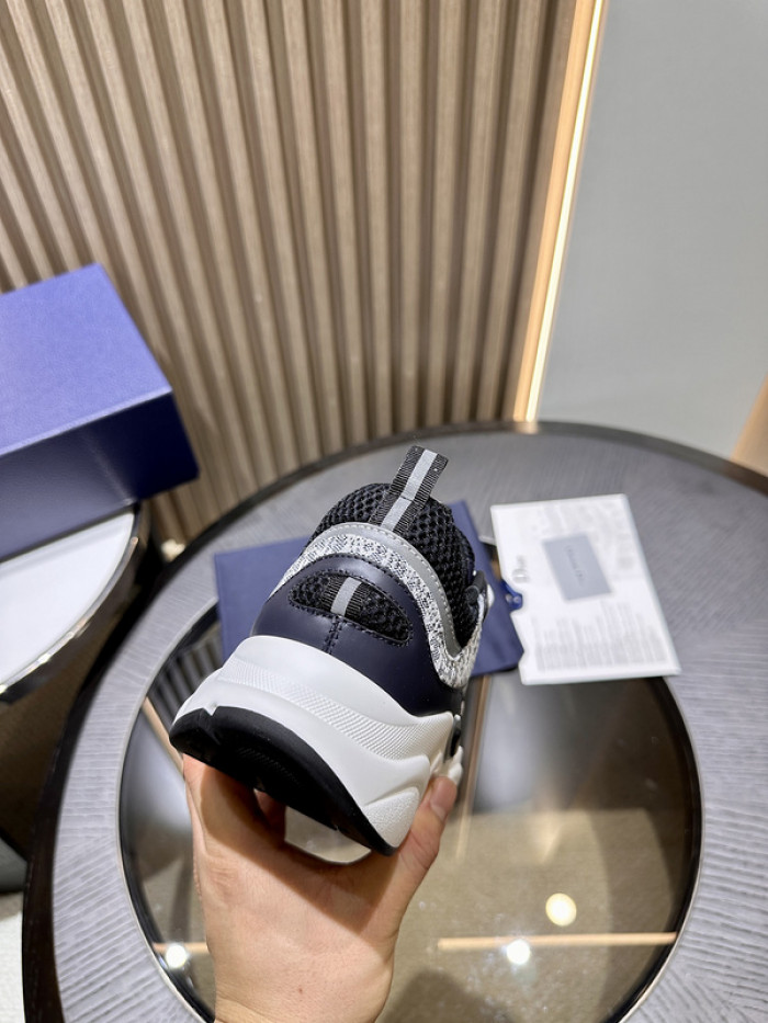D10R SNEAKER