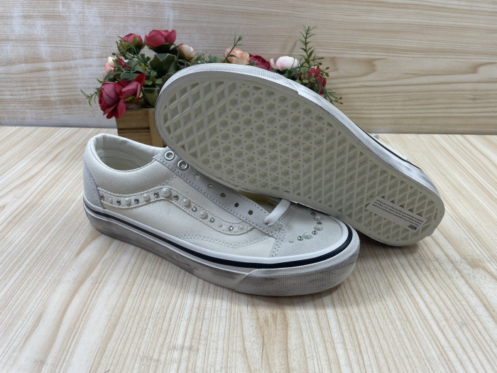 VA& SNEAKER