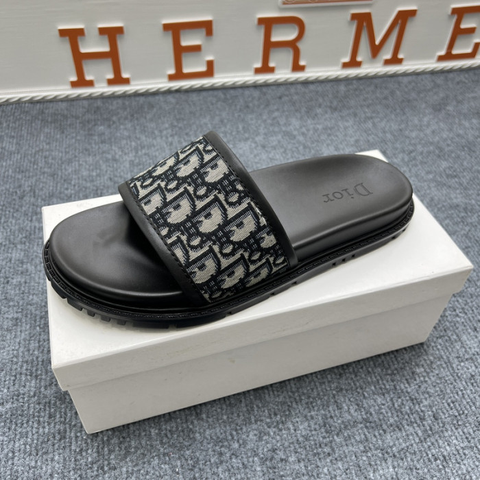 d10r sandal