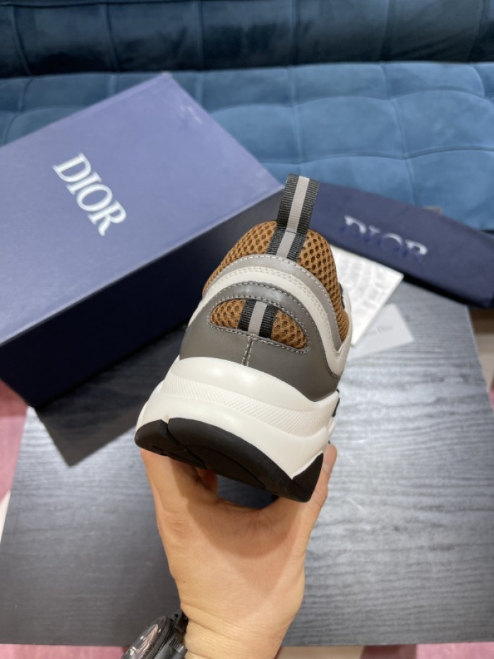 D10R SNEAKER