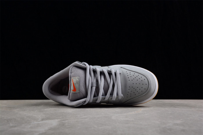 Nike SB Dunk Low “Grey Gum” DV5464-001