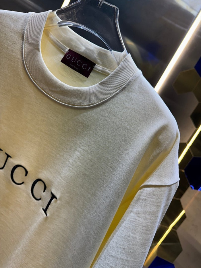 GU1 CLOTHING