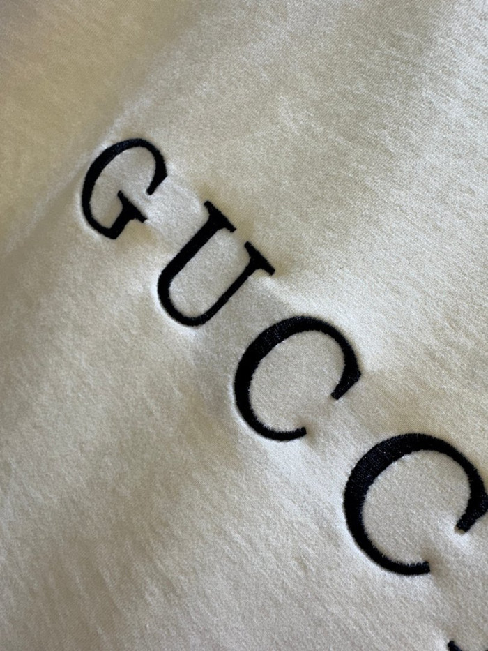 GU1 CLOTHING