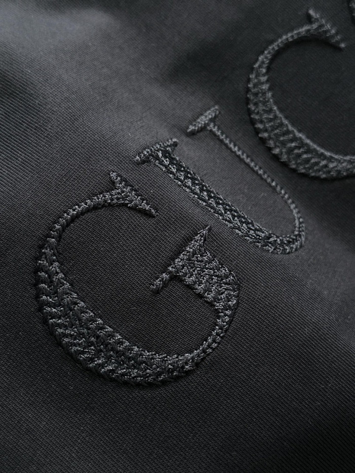 GU1 CLOTHING