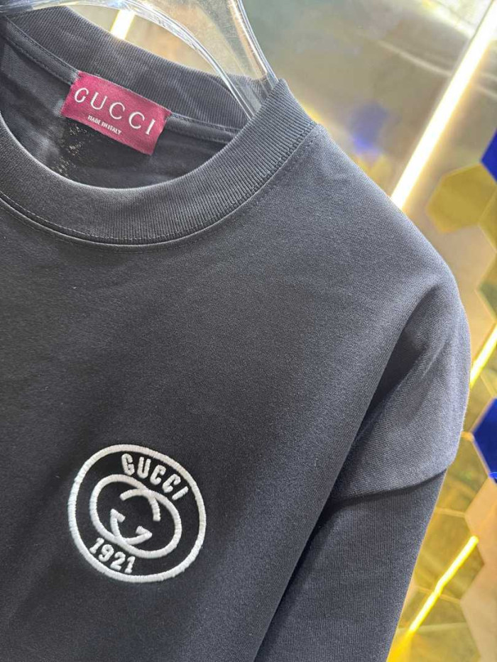 GU1 CLOTHING