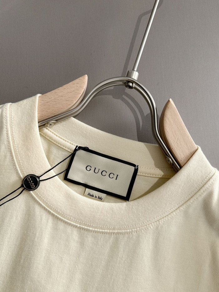GU1 CLOTHING