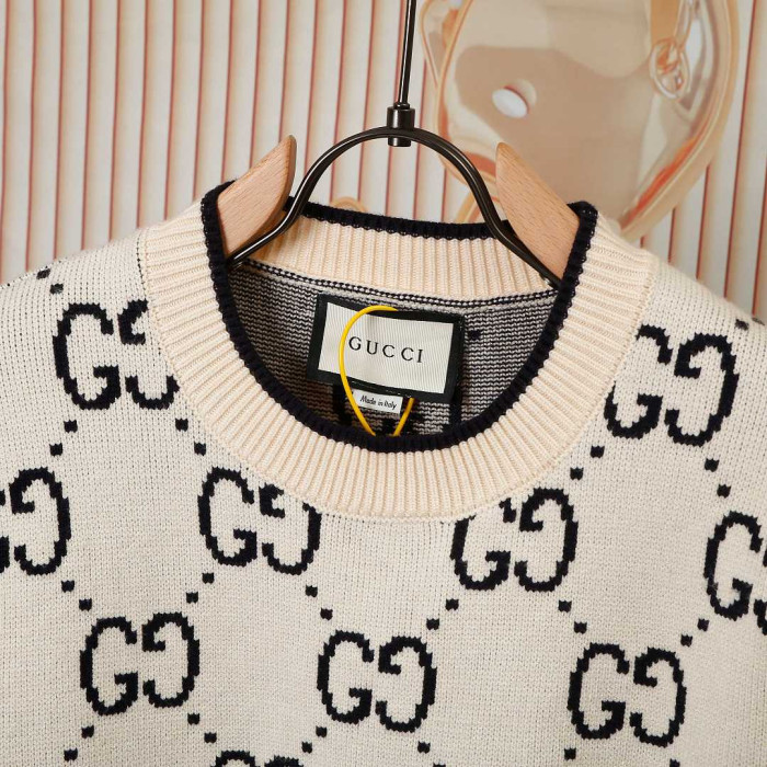 GU1 CLOTHING