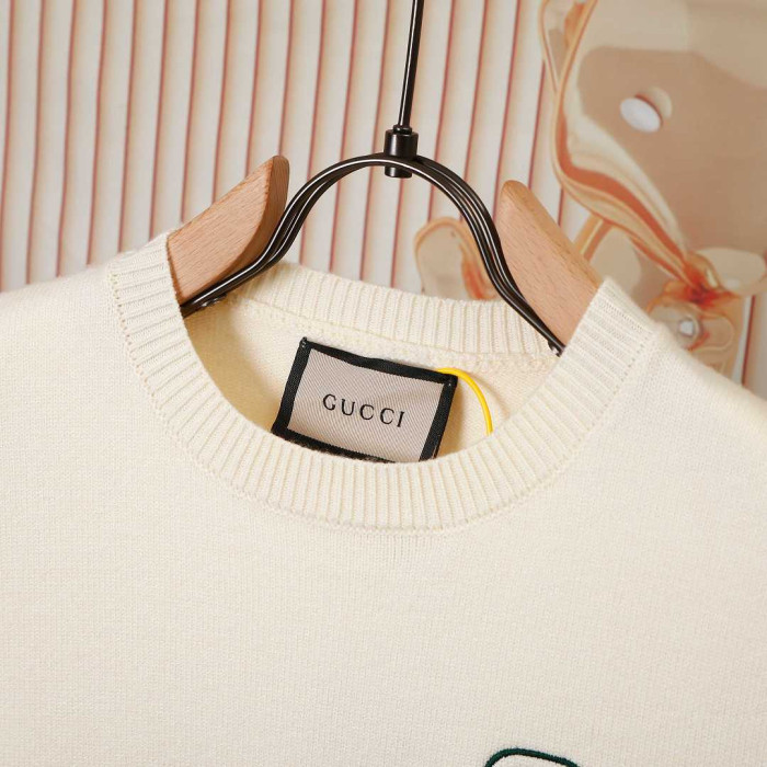 GU1 CLOTHING