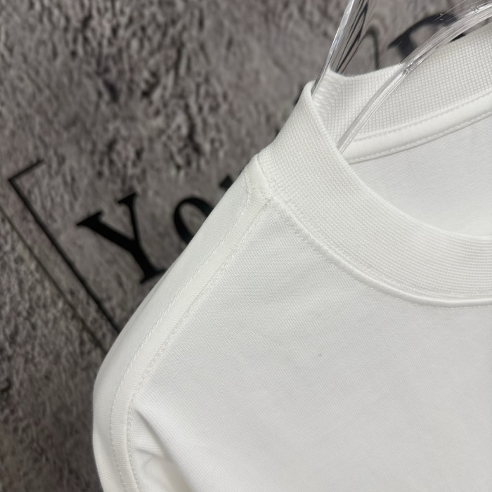 GU1 CLOTHING