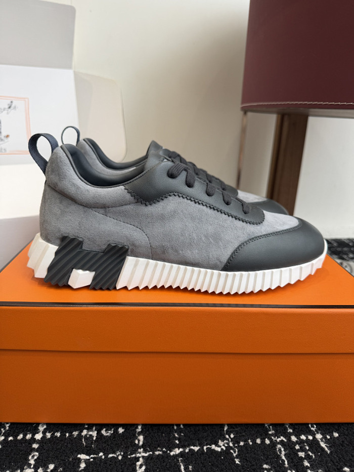 hms SNEAKER