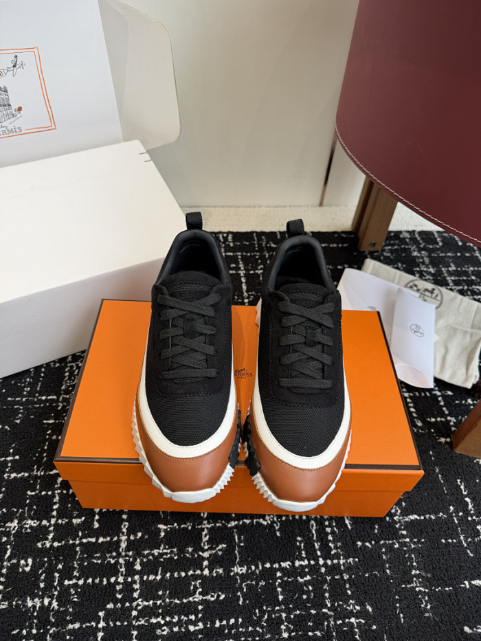 hms SNEAKER