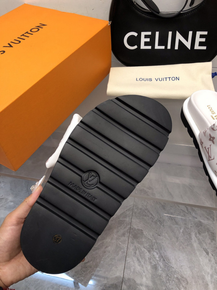 L0VT SANDAL