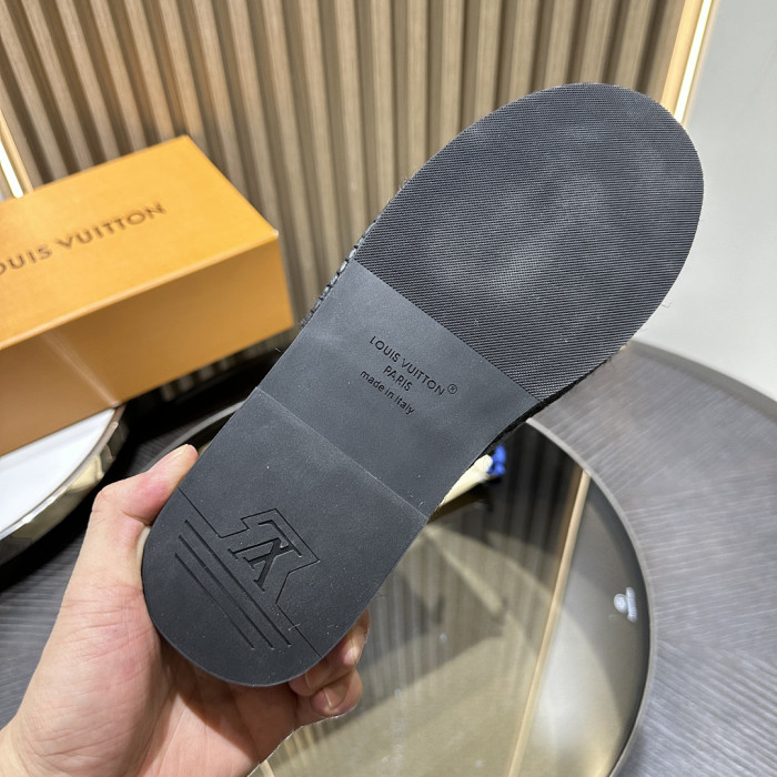 L0VT SANDAL