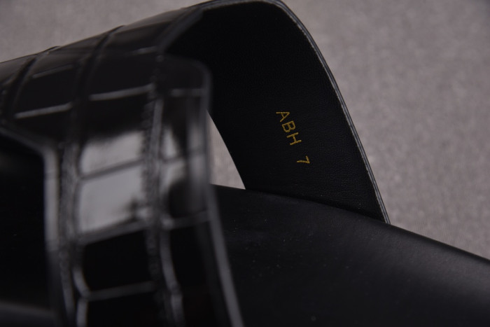 L0VT SANDAL