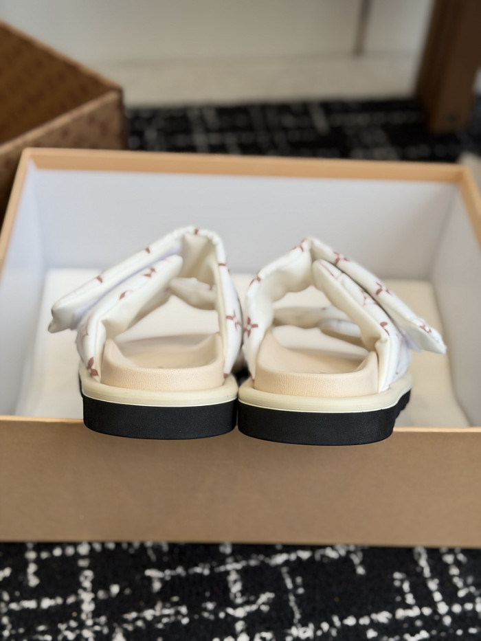L0VT SANDAL