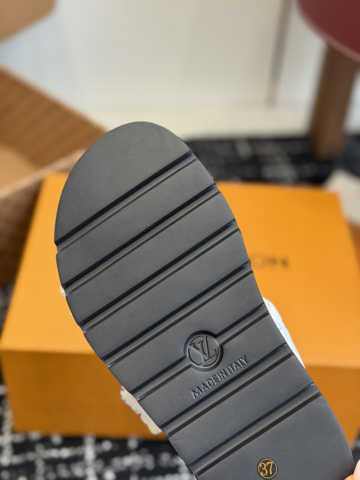 L0VT SANDAL