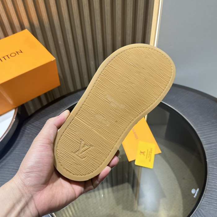 L0VT SANDAL