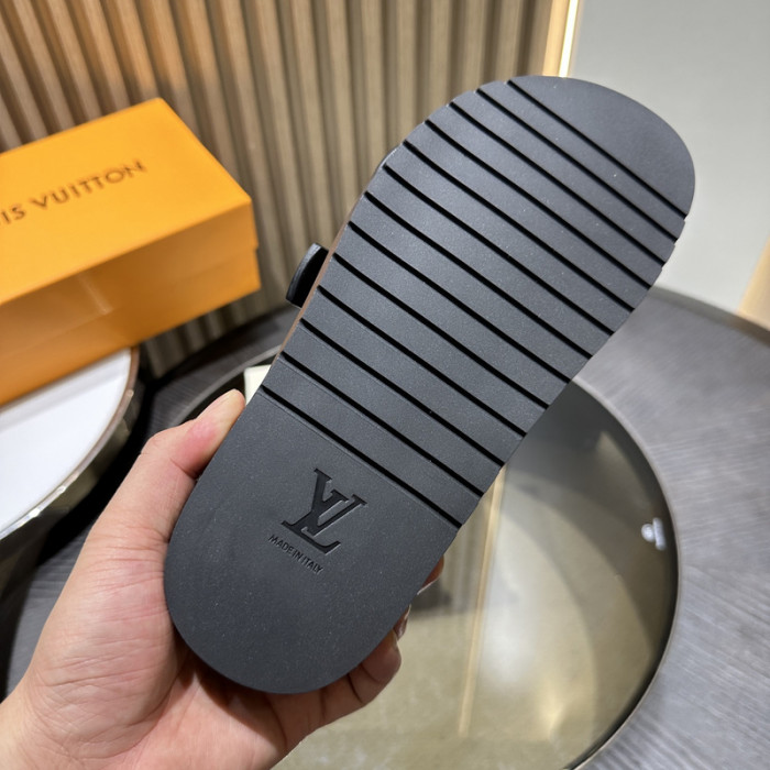 L0VT SANDAL
