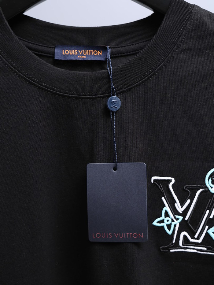 L0VT clothing