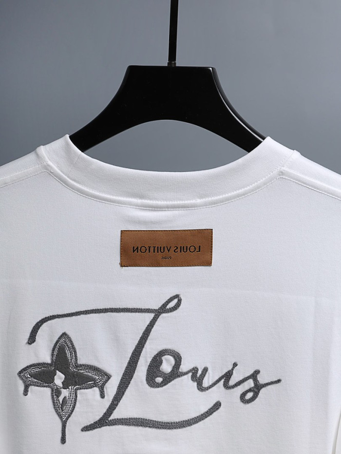 L0VT clothing