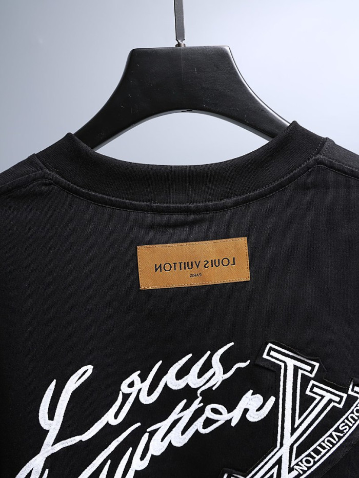 L0VT clothing