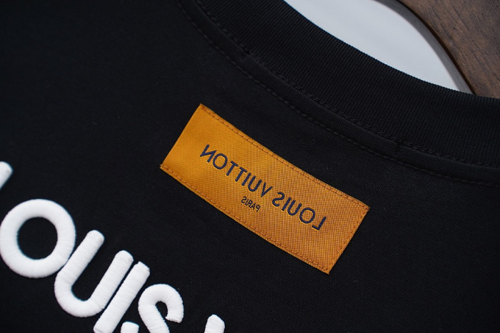 L0VT clothing