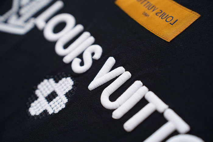 L0VT clothing