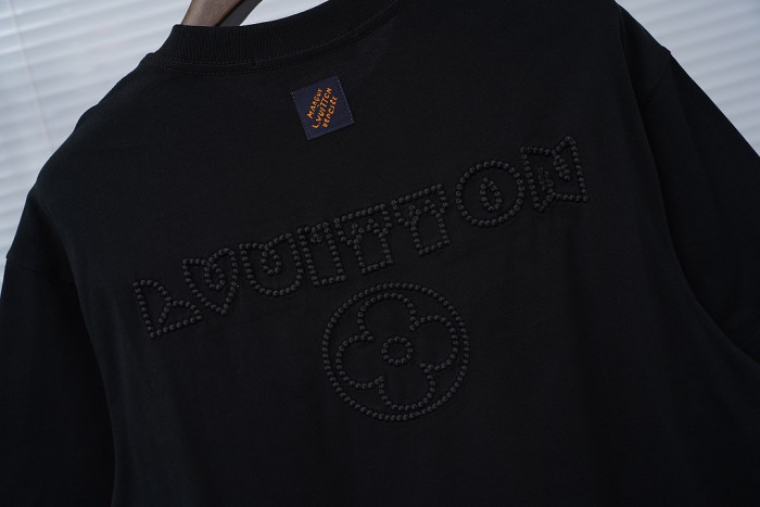 L0VT clothing