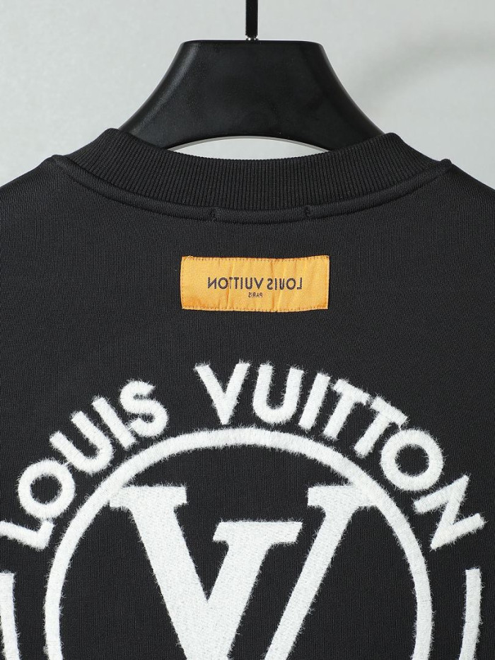 L0VT clothing