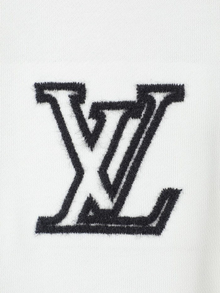 L0VT clothing