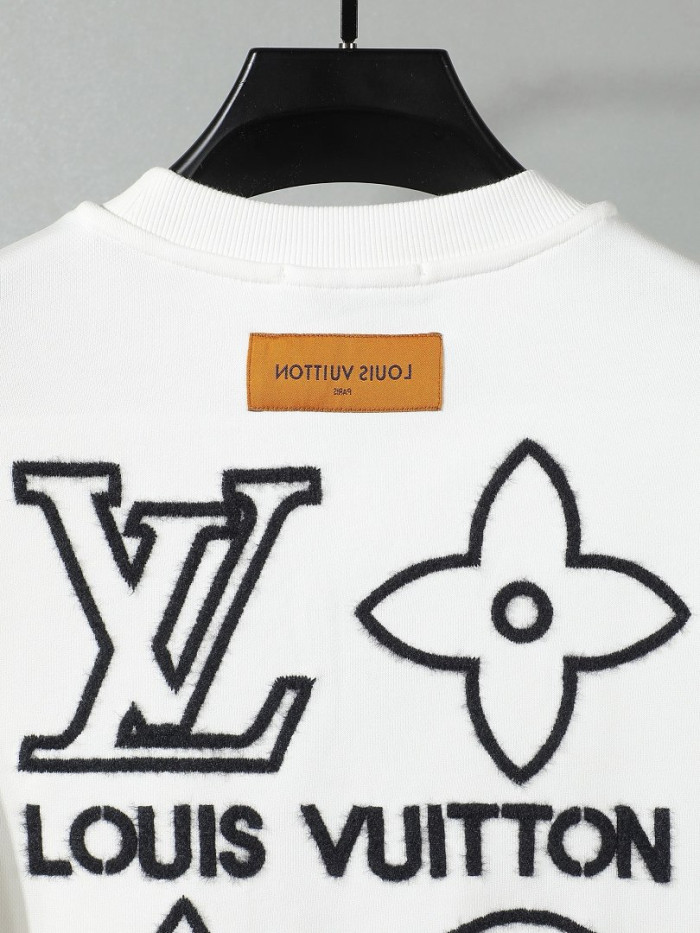 L0VT clothing