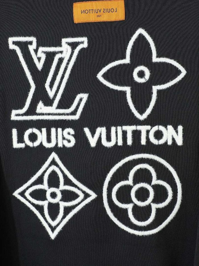 L0VT clothing