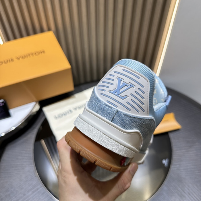 L0VT SNEAKER
