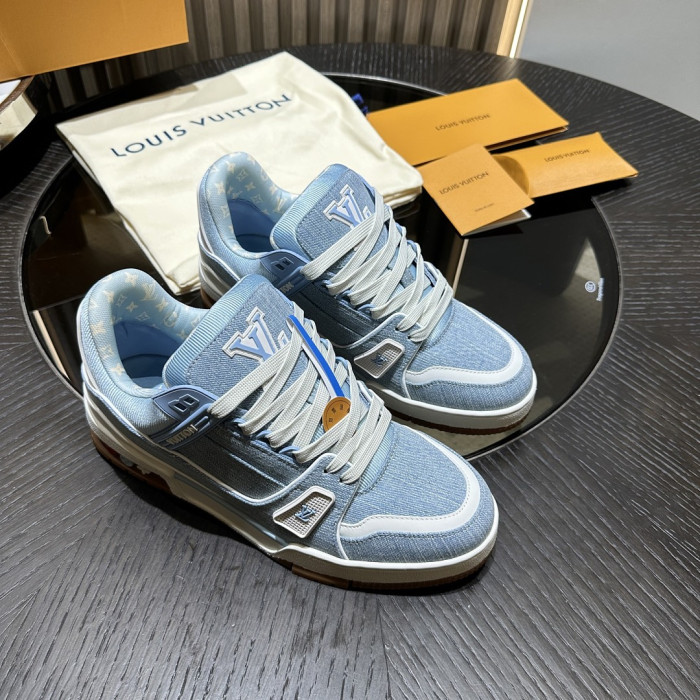 L0VT SNEAKER
