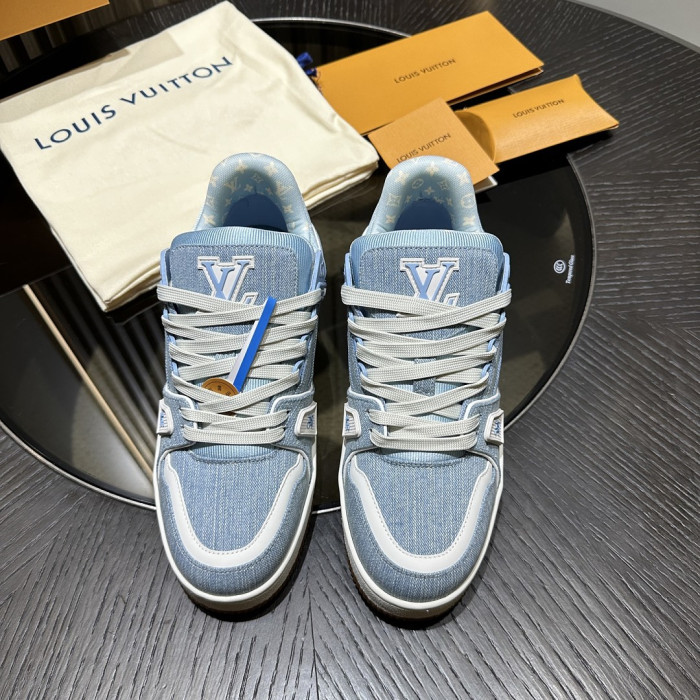 L0VT SNEAKER