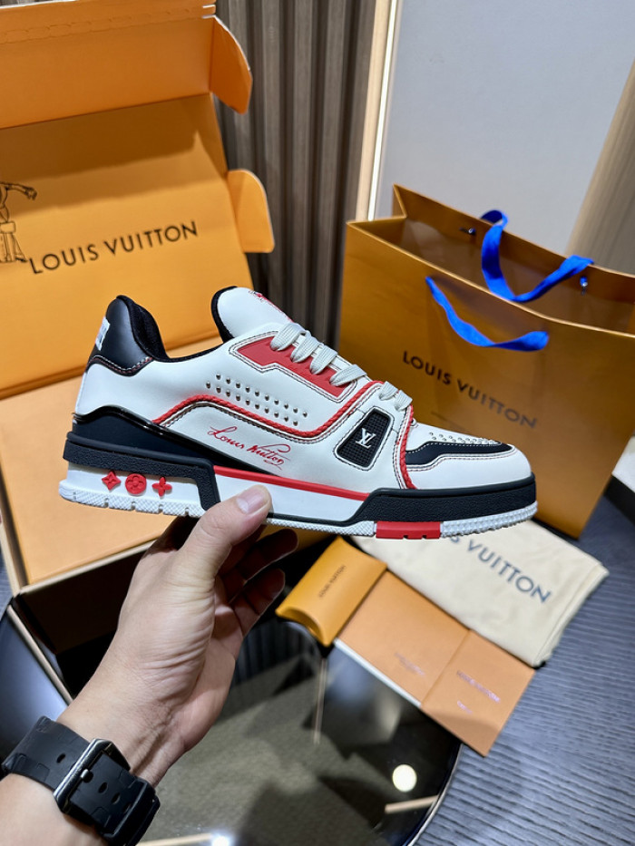 L0VT SNEAKER