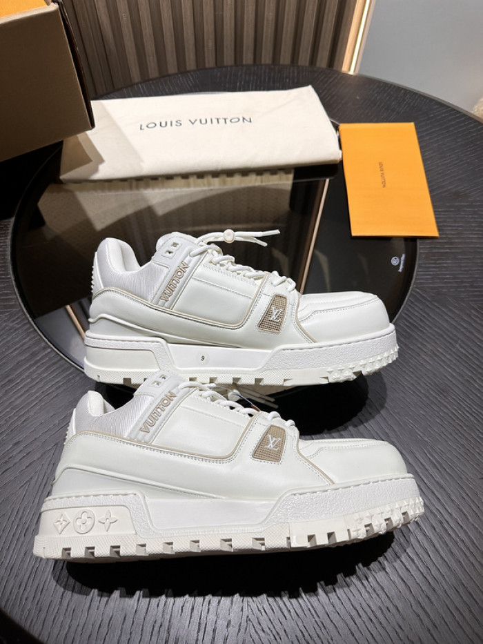 L0VT SNEAKER