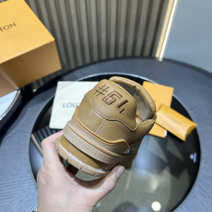 L0VT SNEAKER