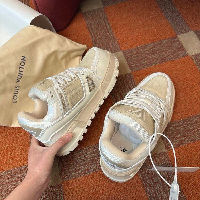 L0VT SNEAKER