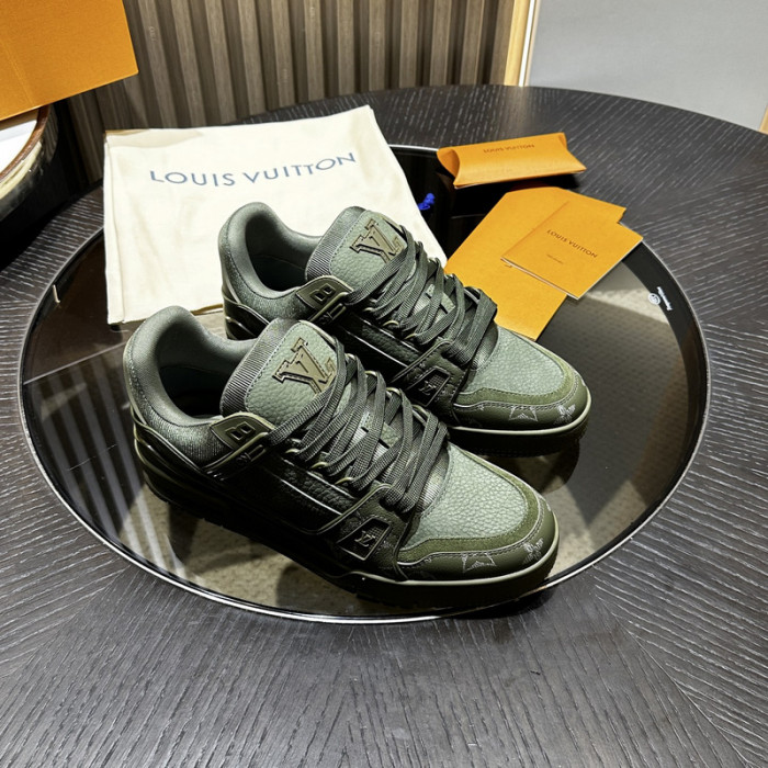 L0VT SNEAKER