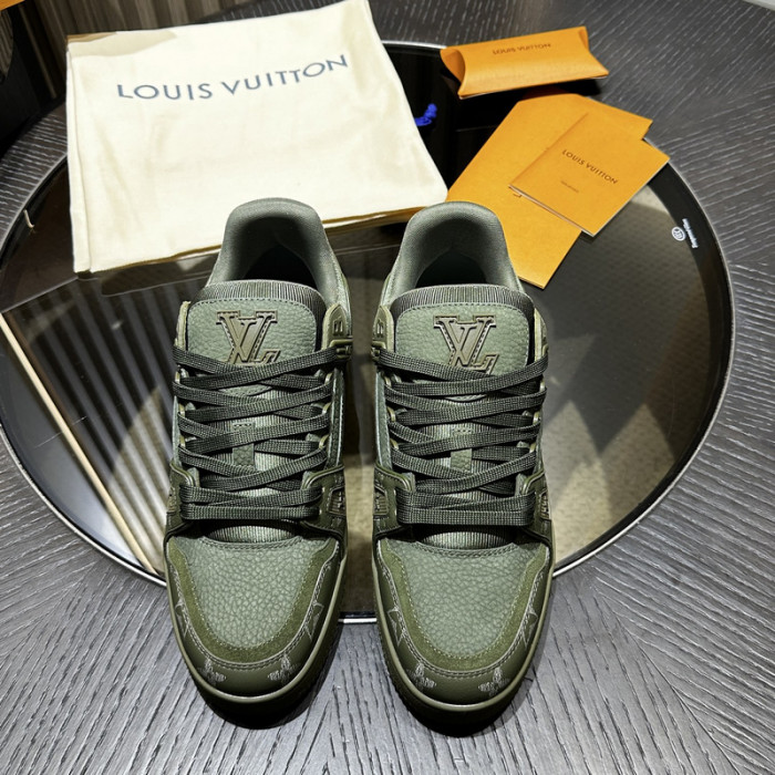 L0VT SNEAKER