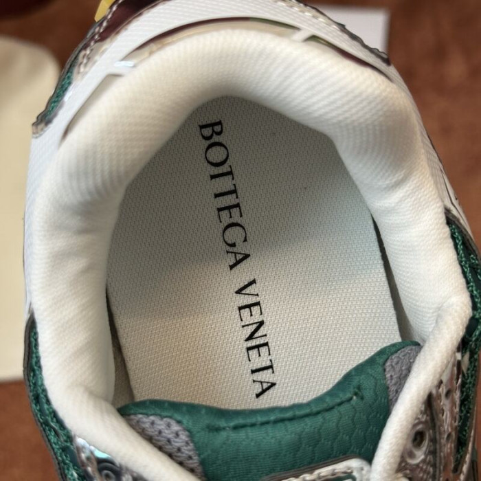 BV sneaker