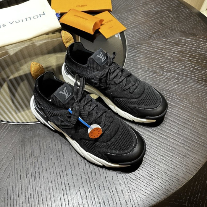 L0VT SNEAKER