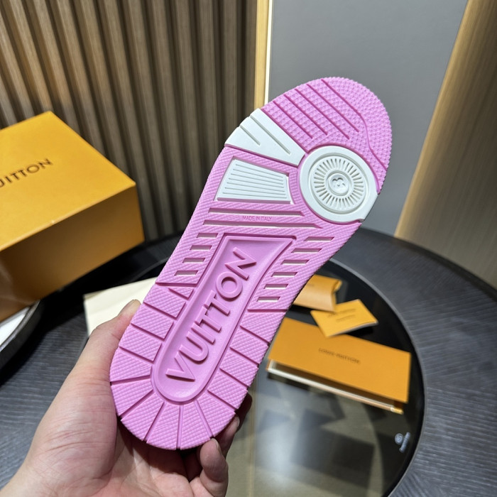 L0VT SNEAKER